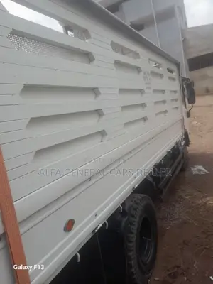 2019 ሞዴል አየሱዙ ኦባማ A81 ታርጋ