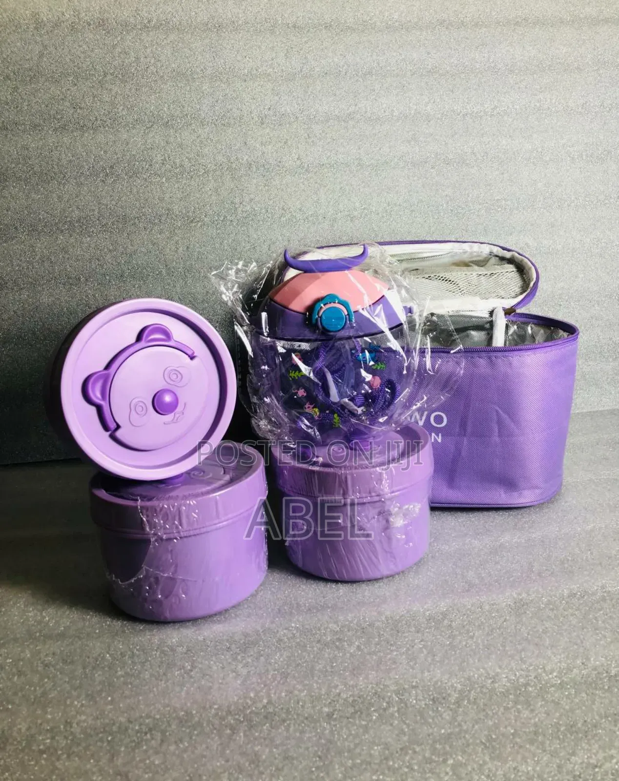 Quality Lunch Box With Its Own Bag