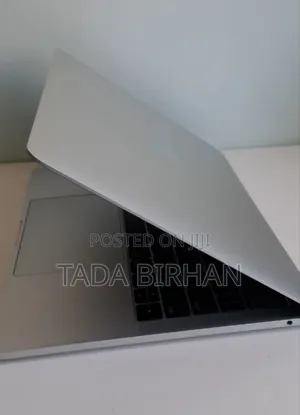 New Laptop Apple MacBook Pro 2017 8GB Intel Core I5 SSD 128GB