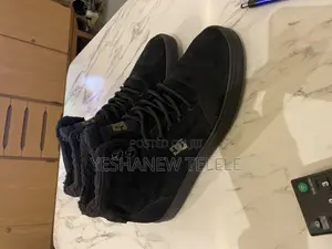 Photo - Dc Shoes Usa Mens 42