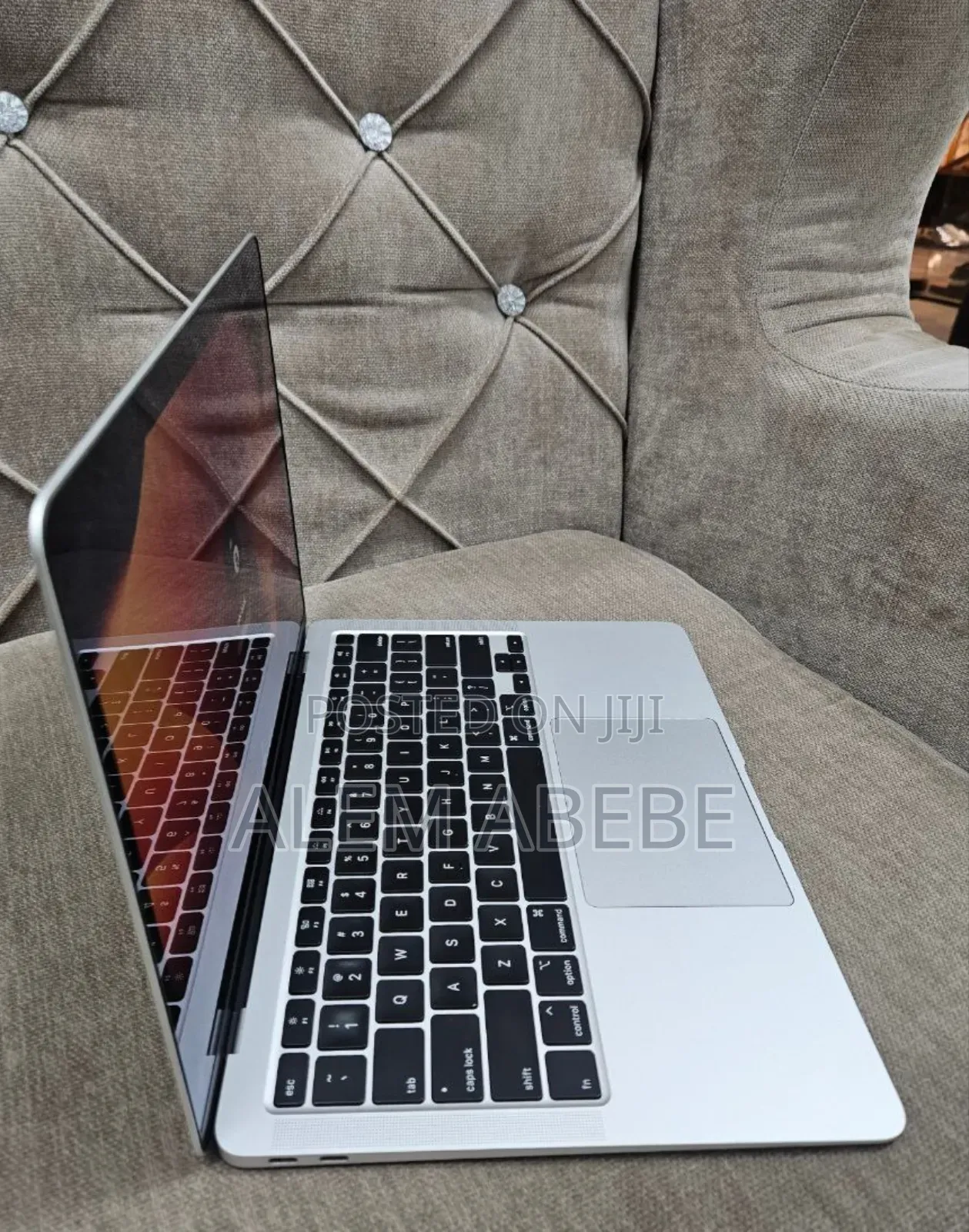 New Laptop Apple MacBook 2020 8GB Intel Core I5 SSD 512GB