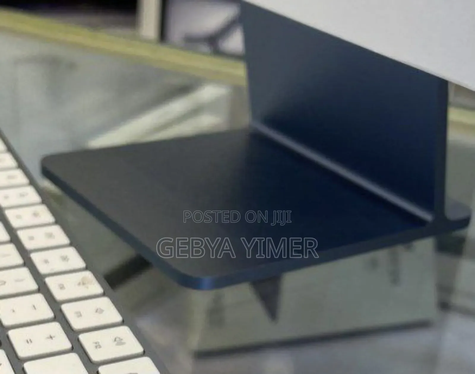 New Laptop Apple MacBook Air 2024 M3 13-Inch 8GB Apple M3 SSD 256GB