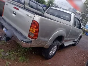 Toyota Hilux 2.5 D-4D SRX 2010 Silver