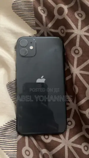 Photo - Apple iPhone 11 128 GB Black