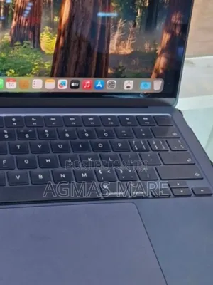 Photo - New Laptop Apple MacBook Air 2022 M2 8GB Apple M2 SSD 256GB