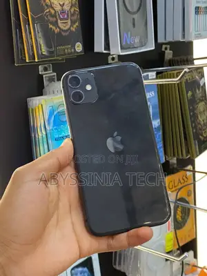 Photo - Apple iPhone 11 128 GB Black