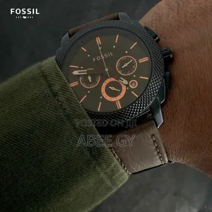 *_Fossil_*
7a for Men Fs4656
Features-
-Working Chronographs,