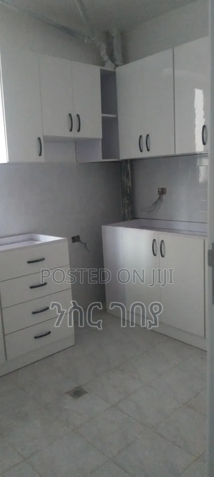 Furnished 3bdrm Condo in Beshale 40/60, Yeka for rent