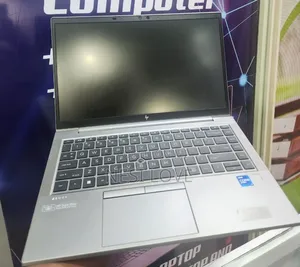 New Laptop HP ZBook Firefly 14 G7 16GB Intel Core I7 SSD 512GB