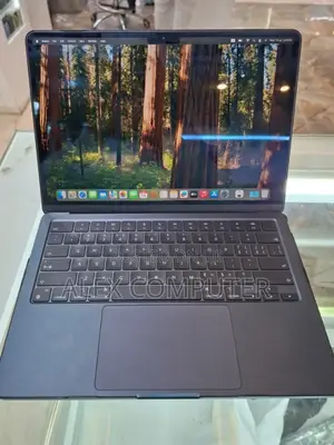 New Laptop Apple MacBook Air 2022 M2 8GB Apple M2 SSD 256GB