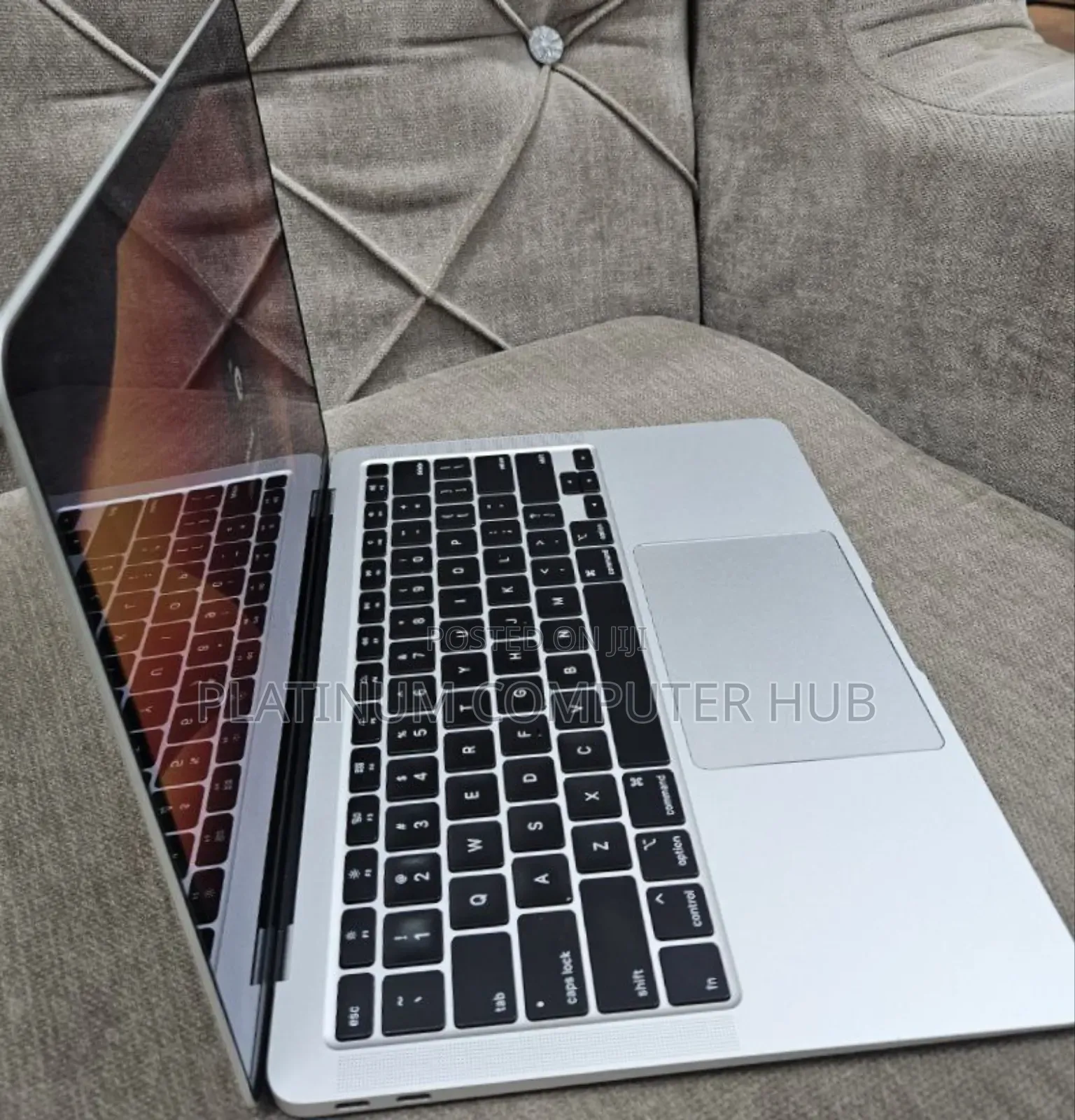 New Laptop Apple MacBook Air 2020 8GB Intel Core i5 SSD 512GB