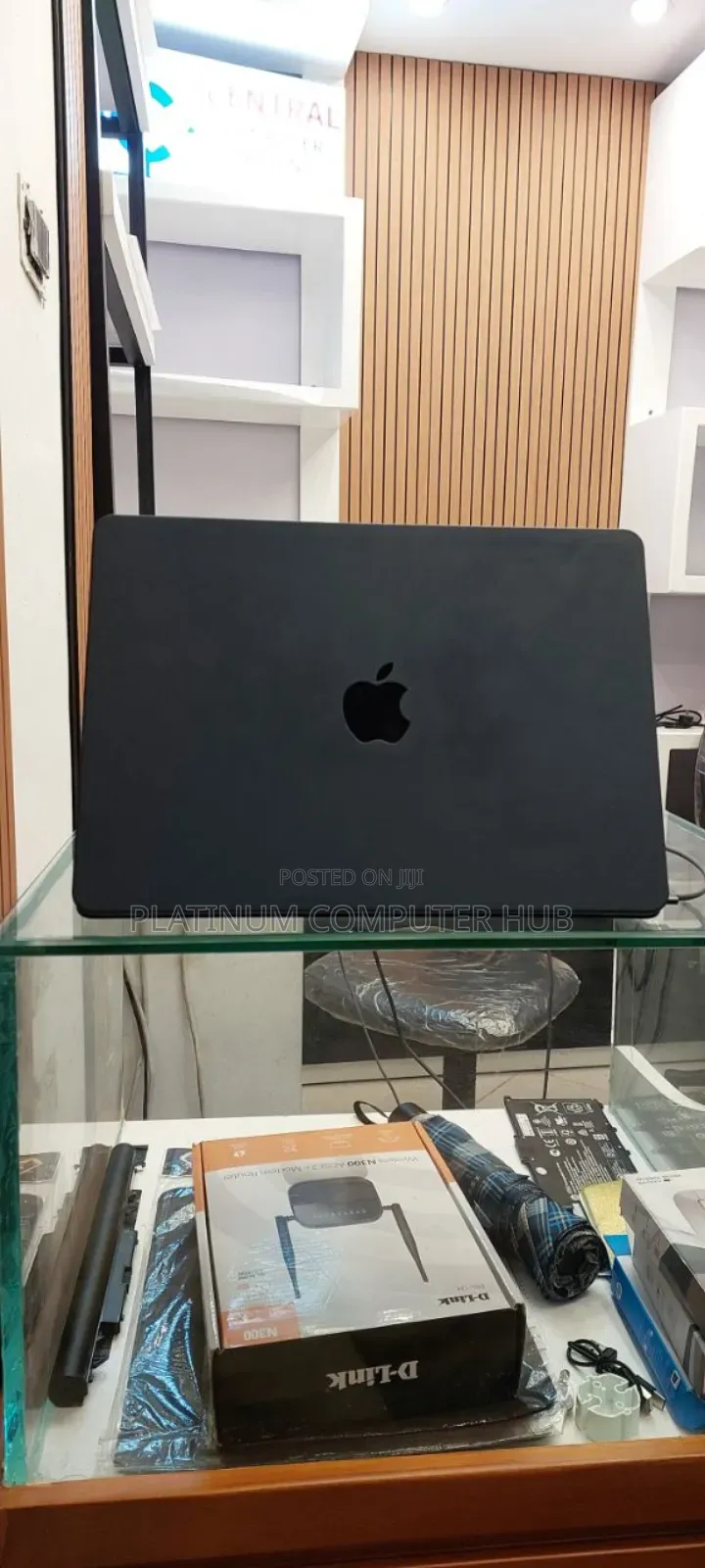 New Laptop Apple MacBook Air 2022 M2 8GB Apple M2 SSD 256GB