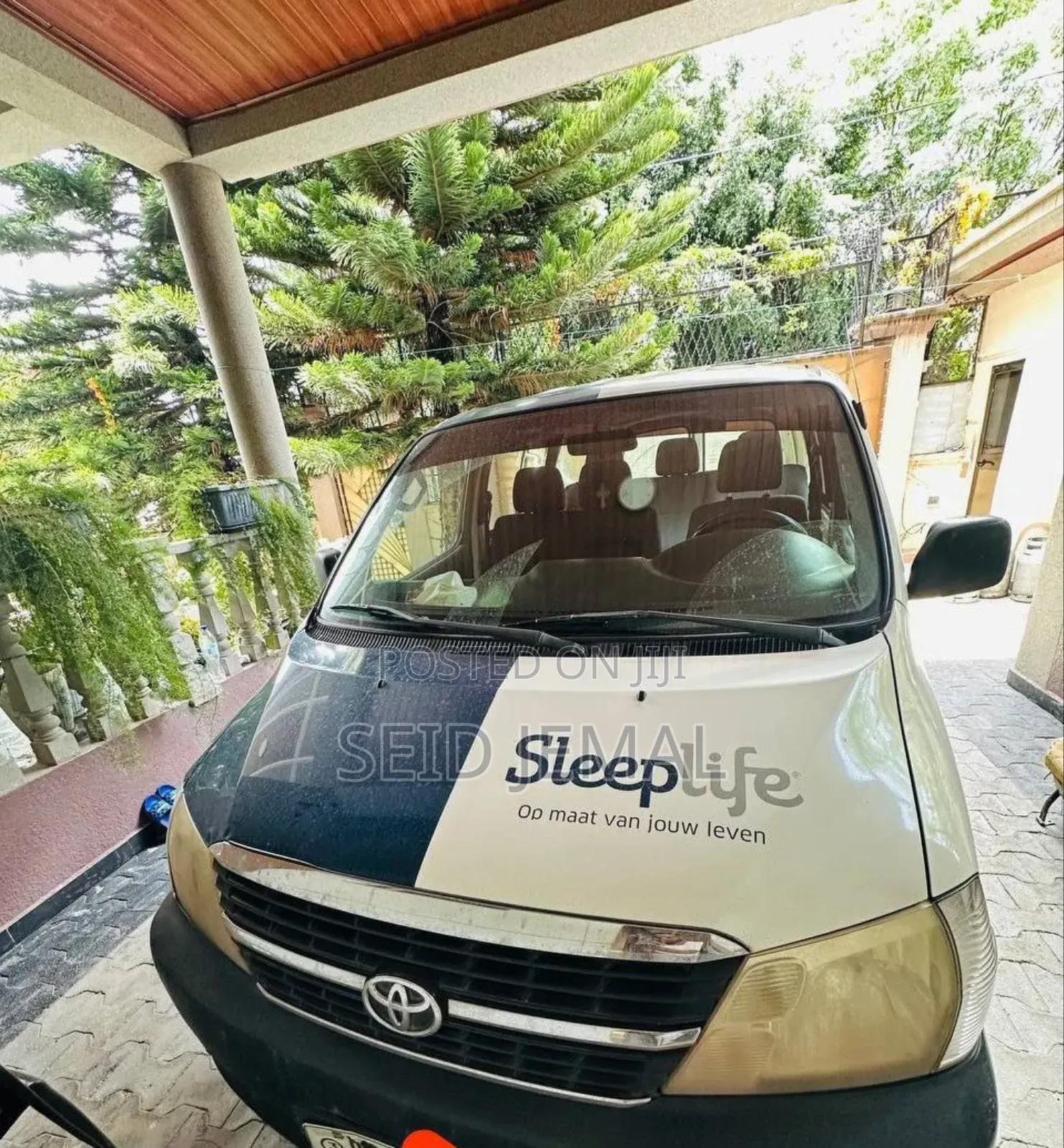 Toyota HiAce 2010 Blue