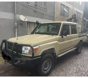 Photo - Toyota Land Cruiser 2021 Silver