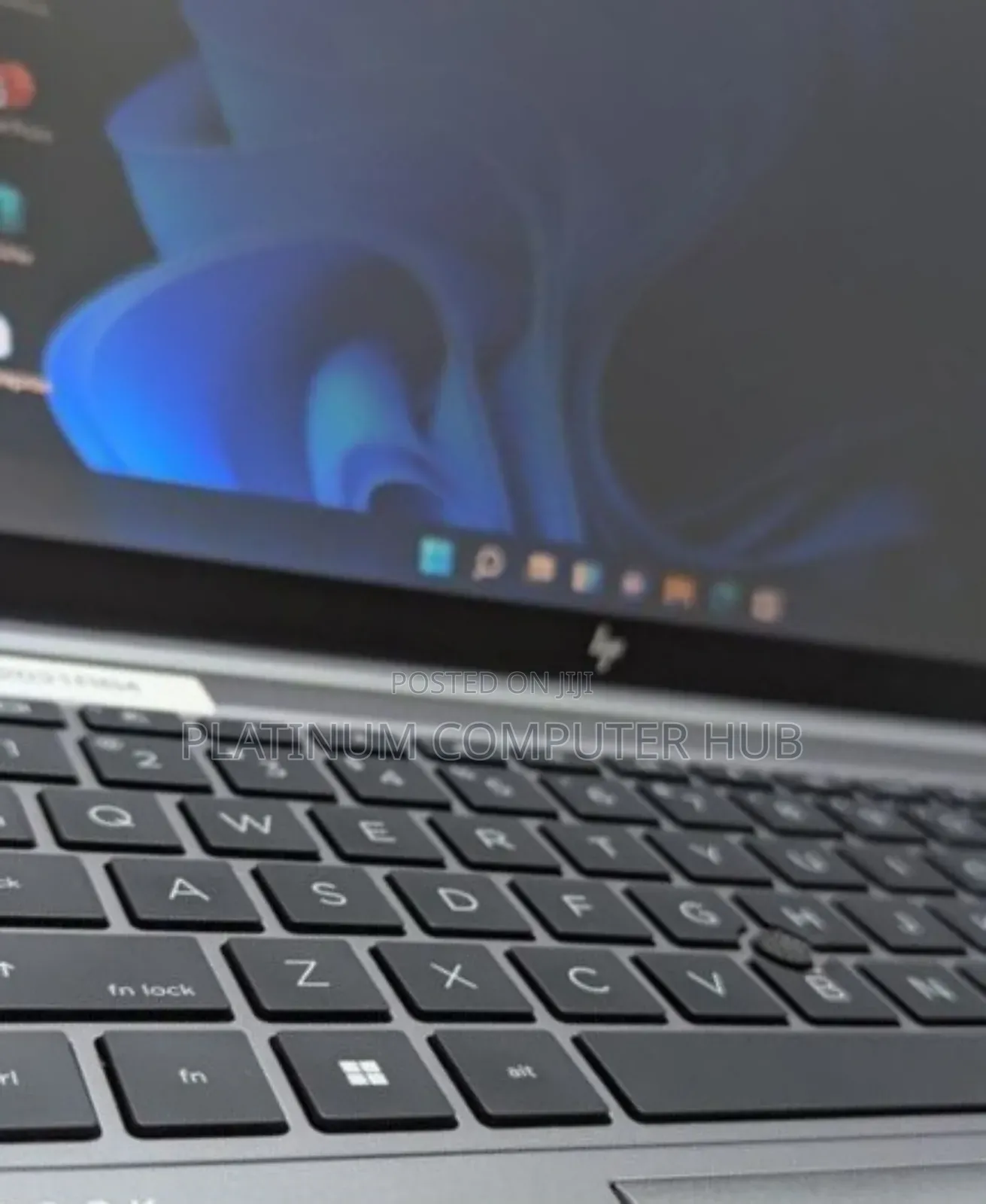 New Laptop HP ZBook Firefly G8 16GB Intel Core I7 SSD 512GB