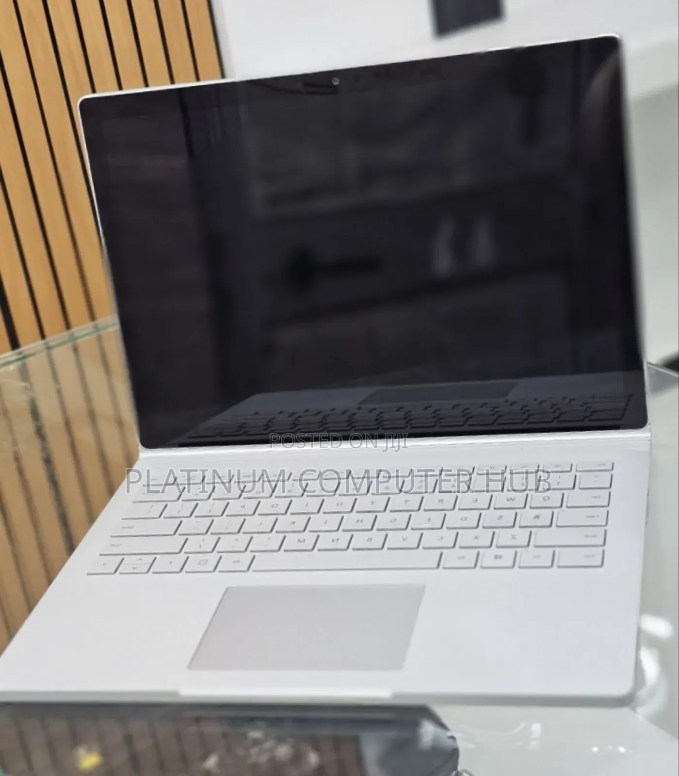 New Laptop Microsoft Surface Book 3 16GB Intel Core I7 SSD 256GB