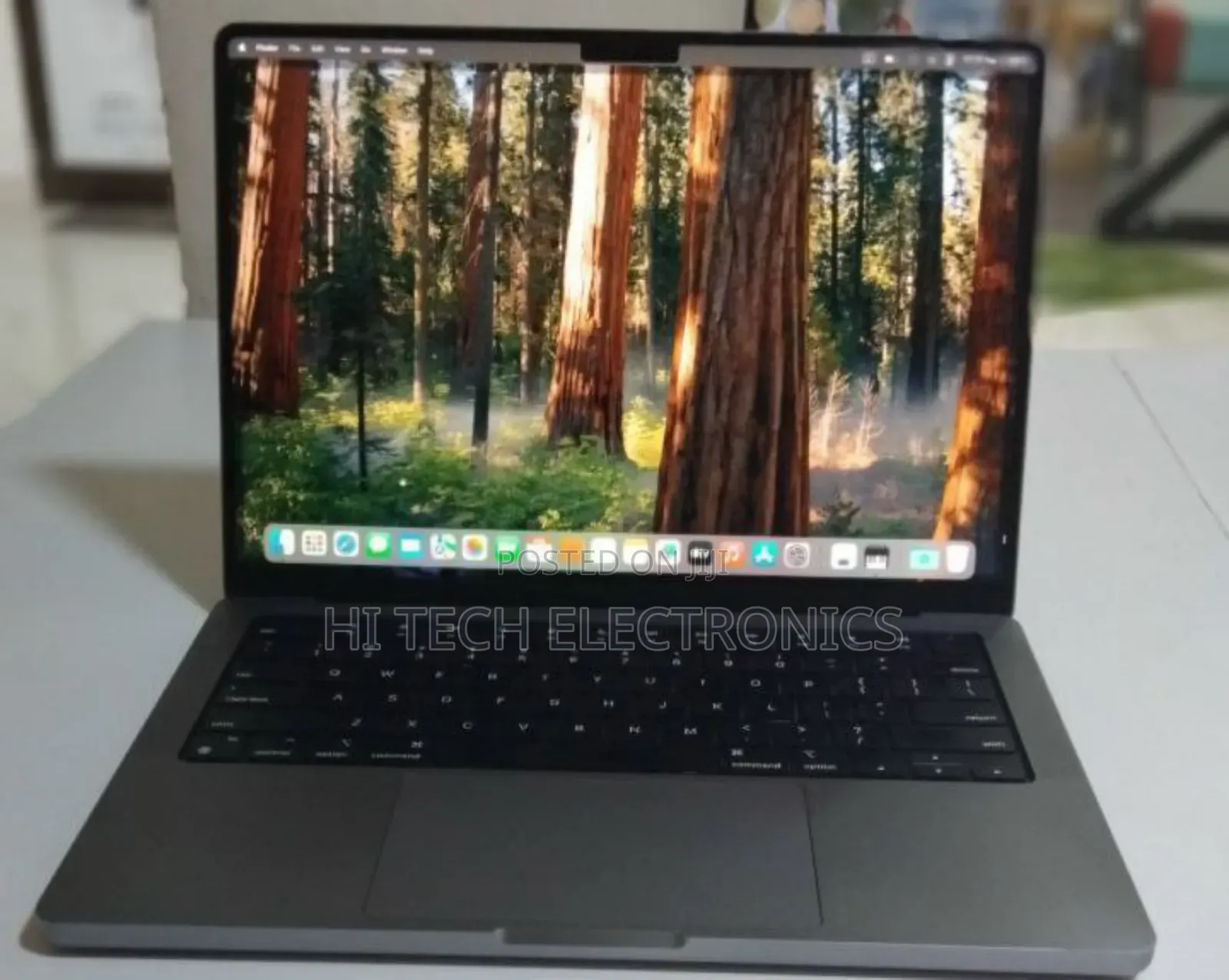 New Laptop Apple MacBook Pro 2020 M1 16GB Apple M1 Pro SSD 512GB