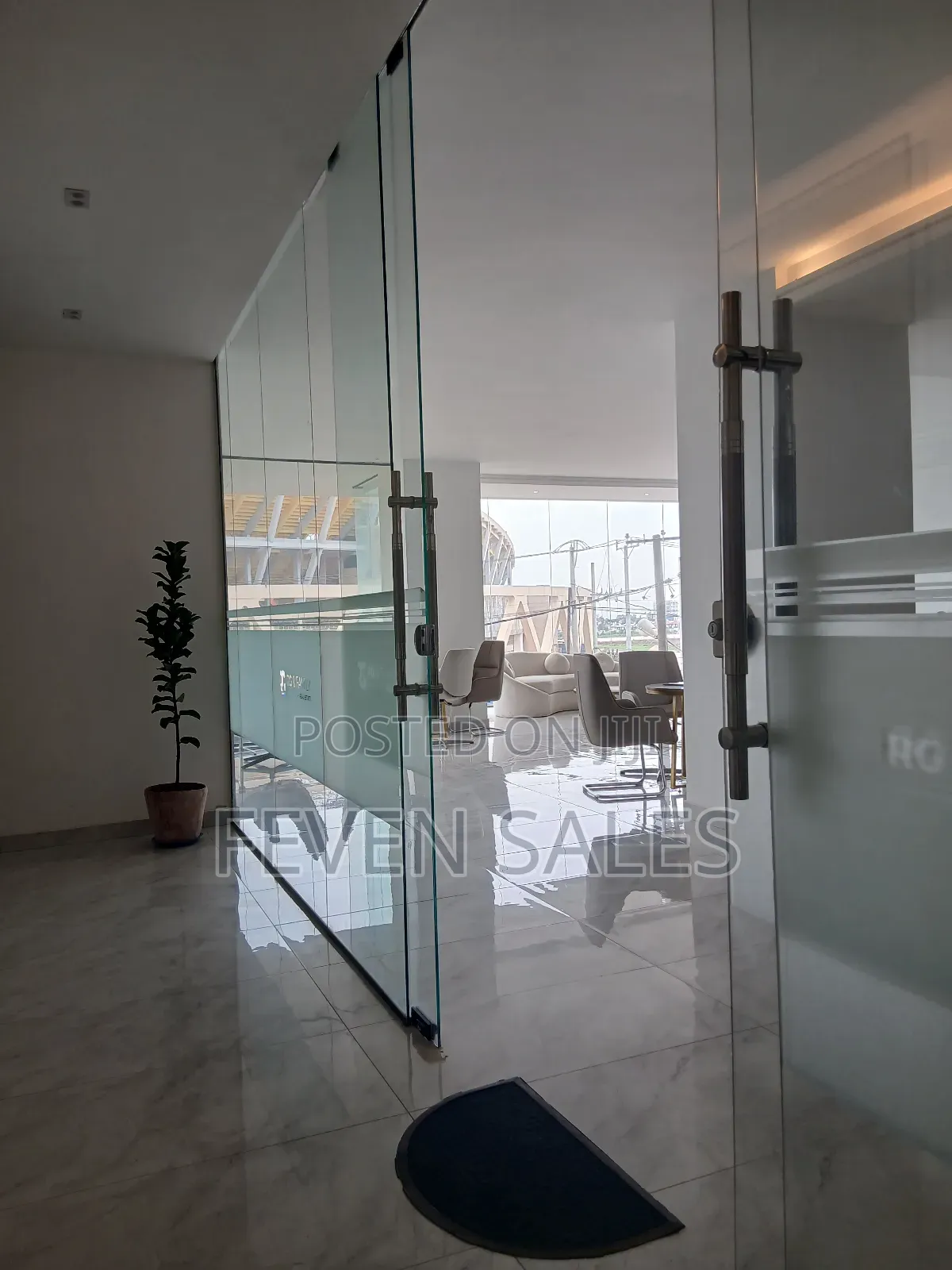 ቦሌ ላይ እስከ40%የሚደርስ ቅናሽ ለንግድ ሱቆች ይዘን መተናል