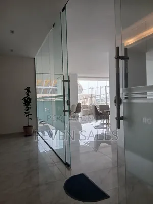 Photo - ቦሌ ላይ እስከ40%የሚደርስ ቅናሽ ለንግድ ሱቆች ይዘን መተናል