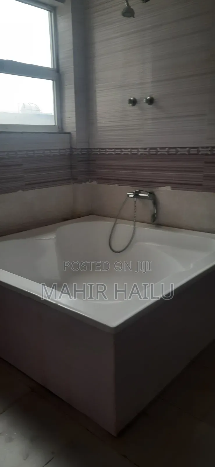 Furnished 9bdrm House in Real, Bole for rent