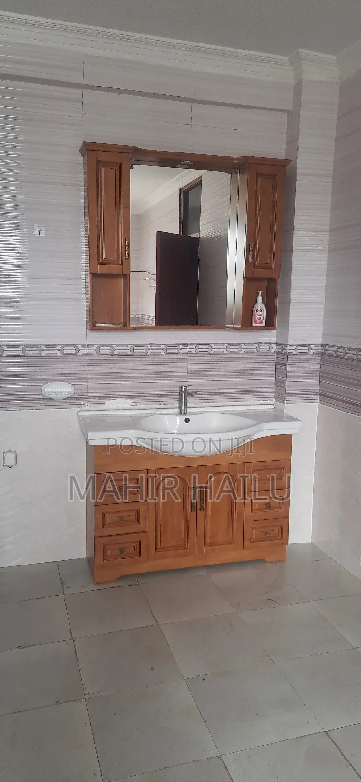 Furnished 9bdrm House in Real, Bole for rent