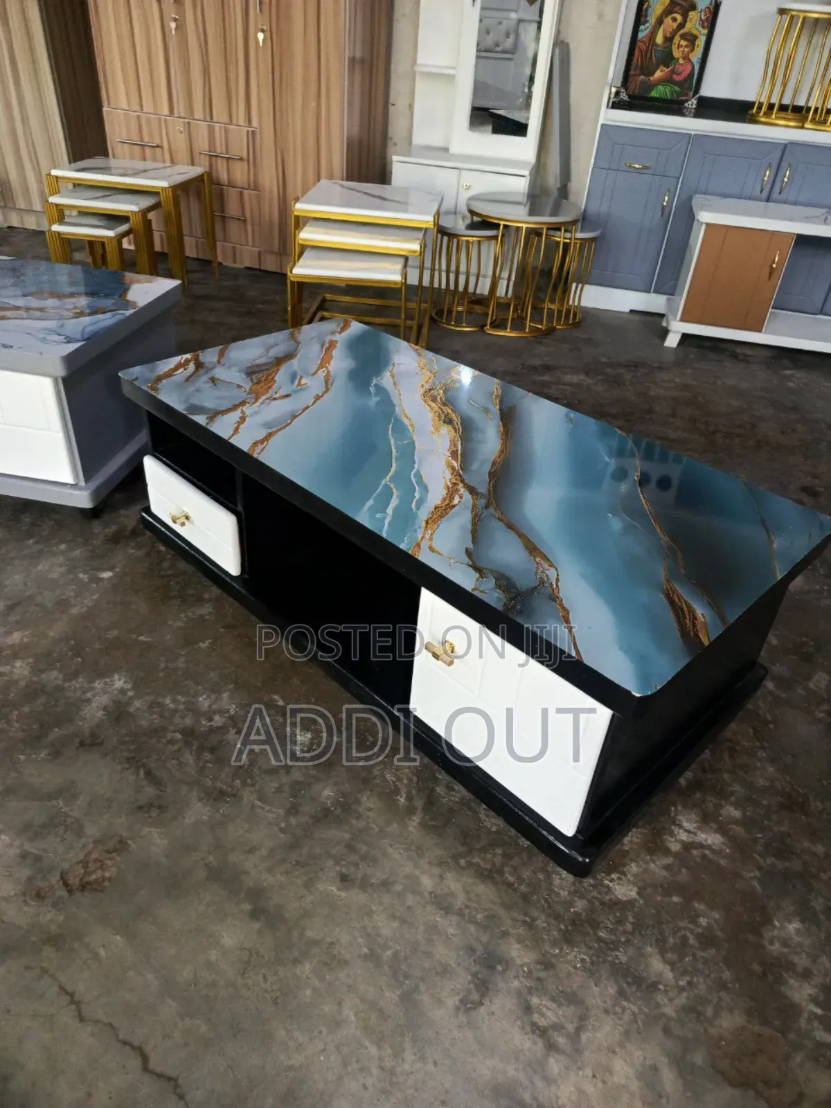 2 በር እና ሁለት መሳቢ ያለው ጠረጴዛ