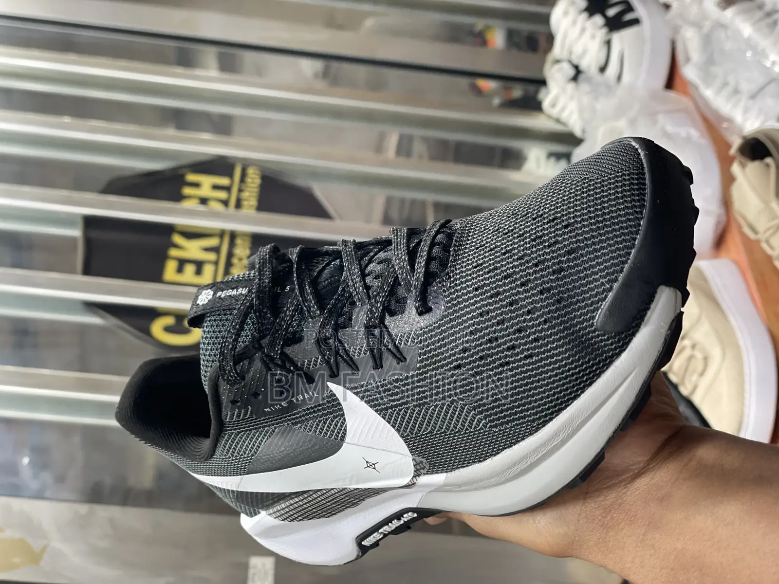 Nike Trail Black and White New Arrival Comfortable Shoes
