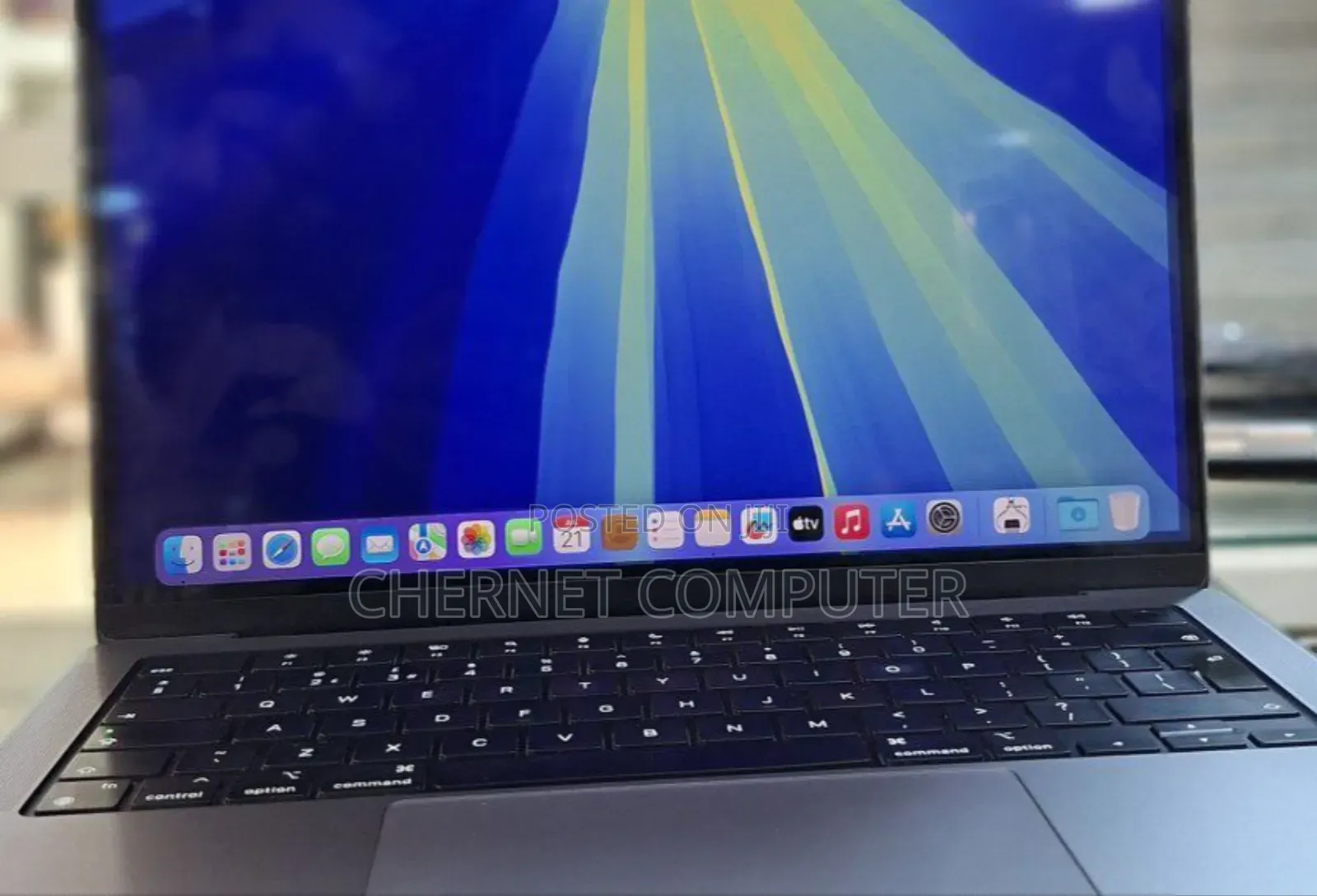 New Laptop Apple MacBook Pro 2021 M1 16GB SSD 512GB