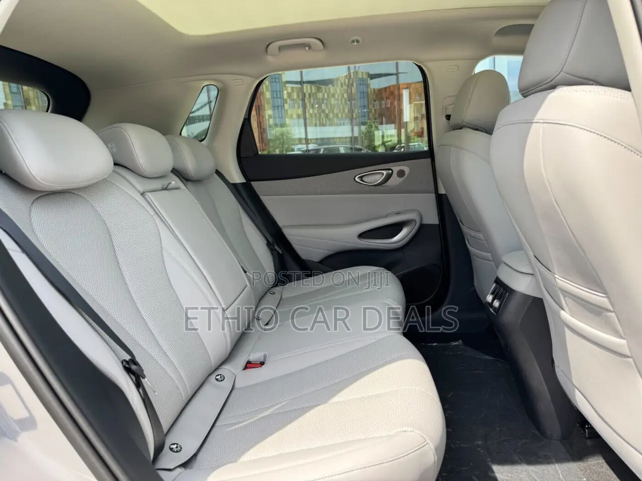 New BYD Seal DM-i 2025 Silver