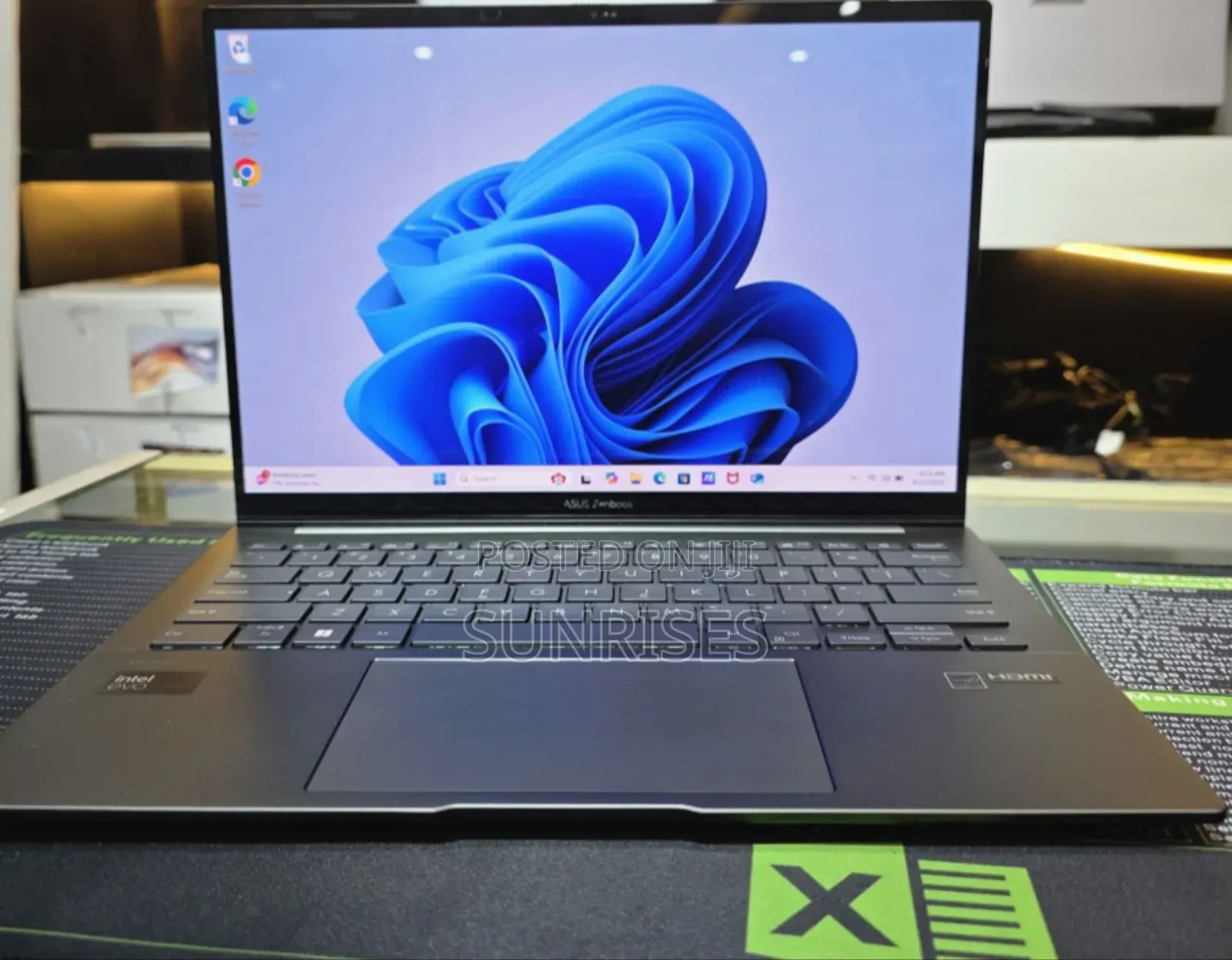 New Laptop Asus ZenBook UX303UA 8GB Intel Core Ultra 5 SSD 512GB