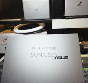 New Laptop Asus ZenBook UX303UA 8GB Intel Core Ultra 5 SSD 512GB