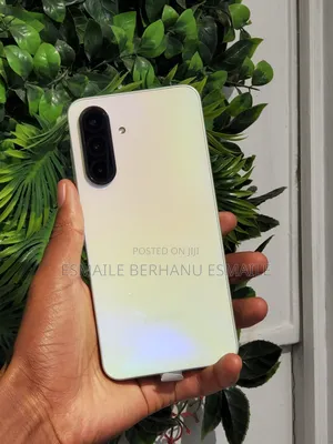 Photo - New Samsung Galaxy A36 256 GB Silver