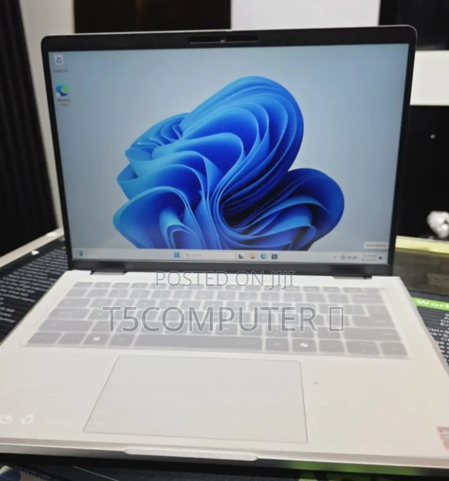 New Laptop Dell Pro 13 32GB AMD Ryzen 7 SSD 512GB