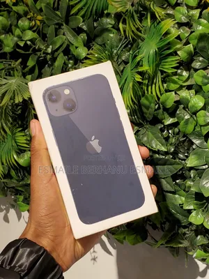 Photo - New Apple iPhone 13 128 GB Blue