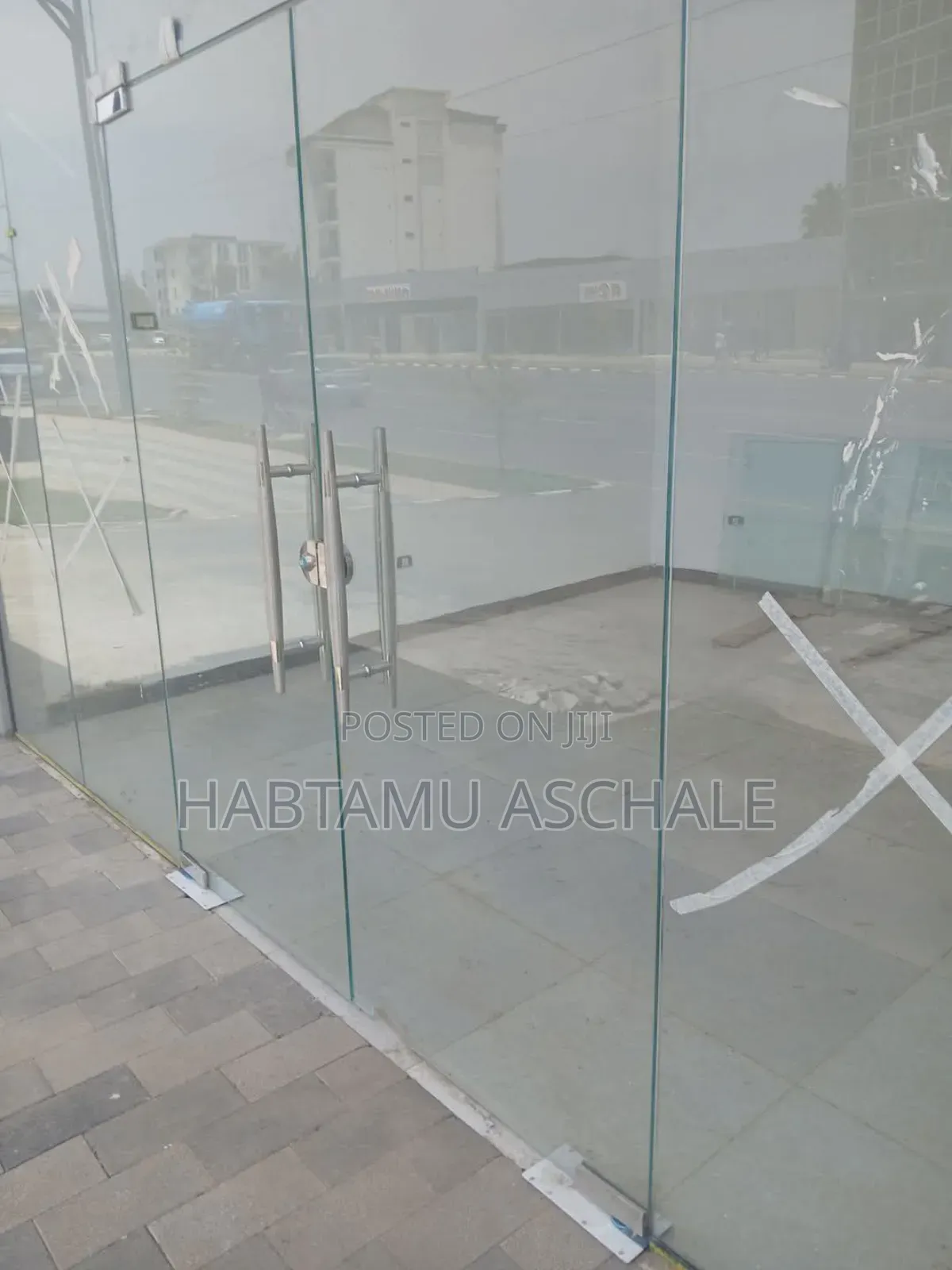 # ጃክሮስ የሚከራይ ሱቅ ለፋርማሲ ለተለያየ ነገር 60 ካሬ 75,000ብር # 60ካሬ