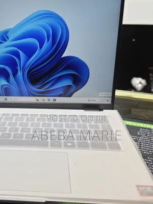 New Laptop Dell Pro 14 32GB AMD Ryzen 7 SSD 512GB