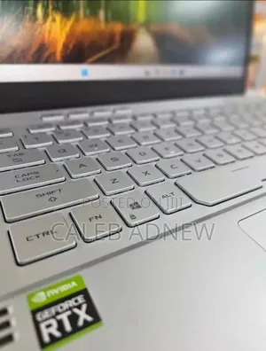 Laptop Asus ROG Zephyrus G14 16GB AMD Ryzen 9 SSD 1T