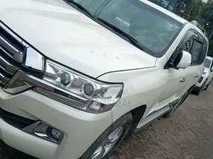 Toyota Land Cruiser 2019 White