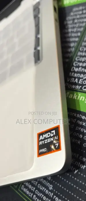 New Laptop Dell Pro 14 32GB AMD Ryzen 7 SSD 512GB