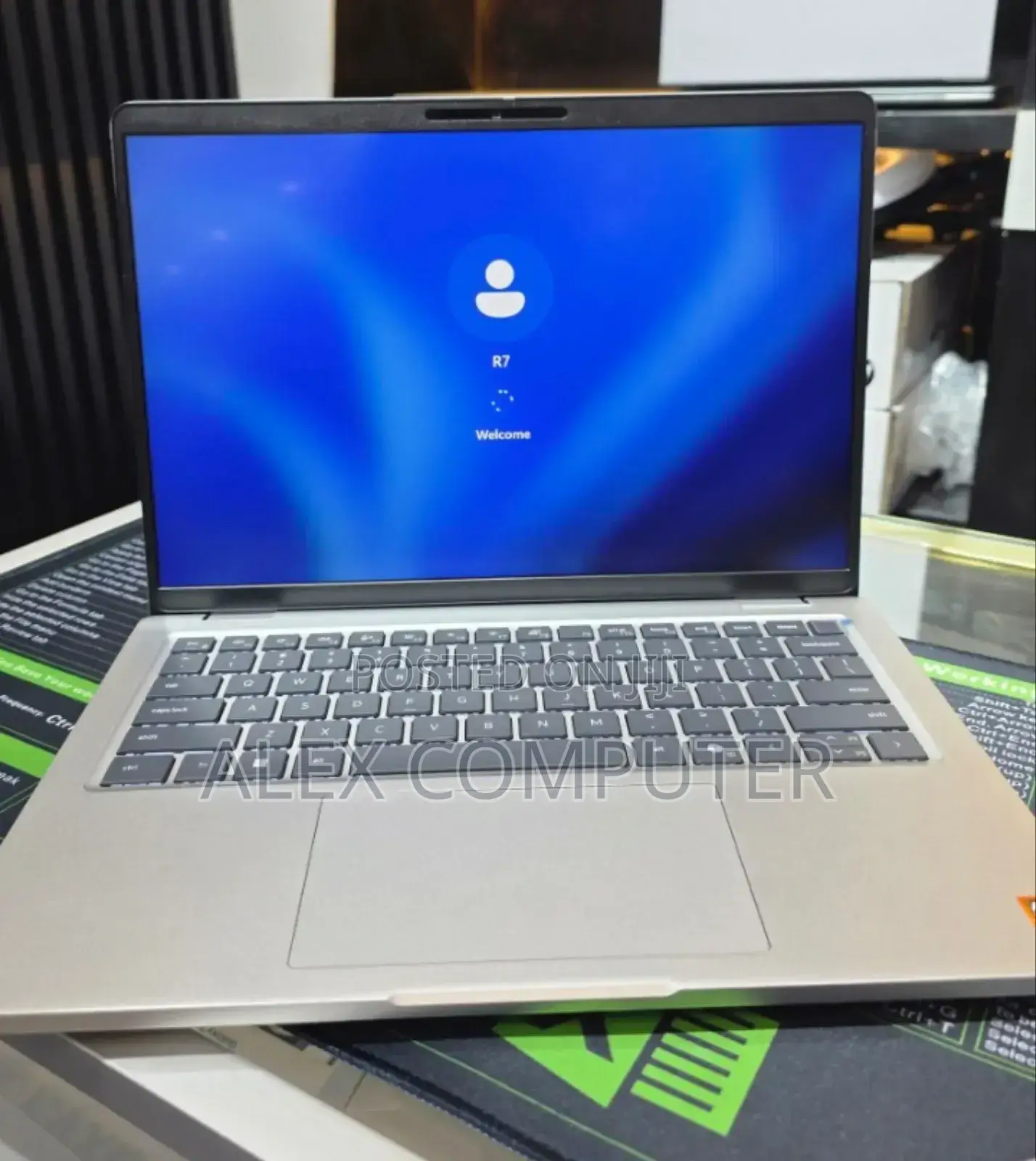 New Laptop Dell Pro 14 32GB AMD Ryzen 7 SSD 512GB