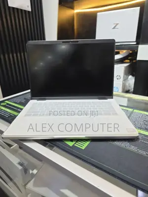 New Laptop Dell Pro 14 32GB AMD Ryzen 7 SSD 512GB