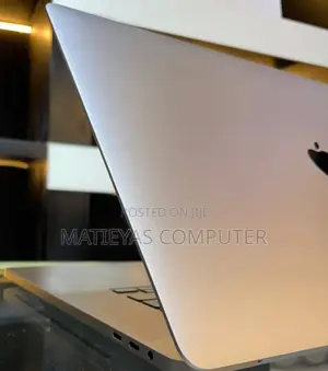 Photo - New Laptop Apple MacBook Pro 2019 32GB Intel Core I9 SSD 512GB