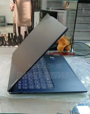 Photo - New Laptop Lenovo ThinkPad Yoga 16GB Intel Core I7 SSD 1T