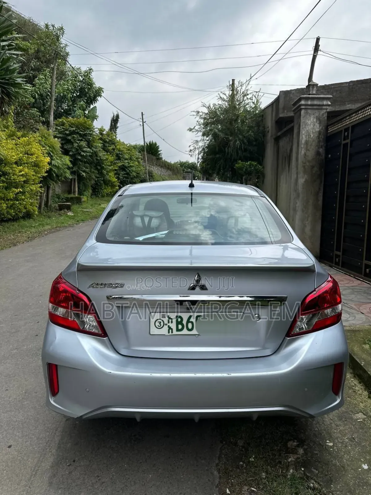 Mitsubishi Attrage 2022 Silver