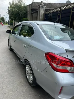 Mitsubishi Attrage 2022 Silver