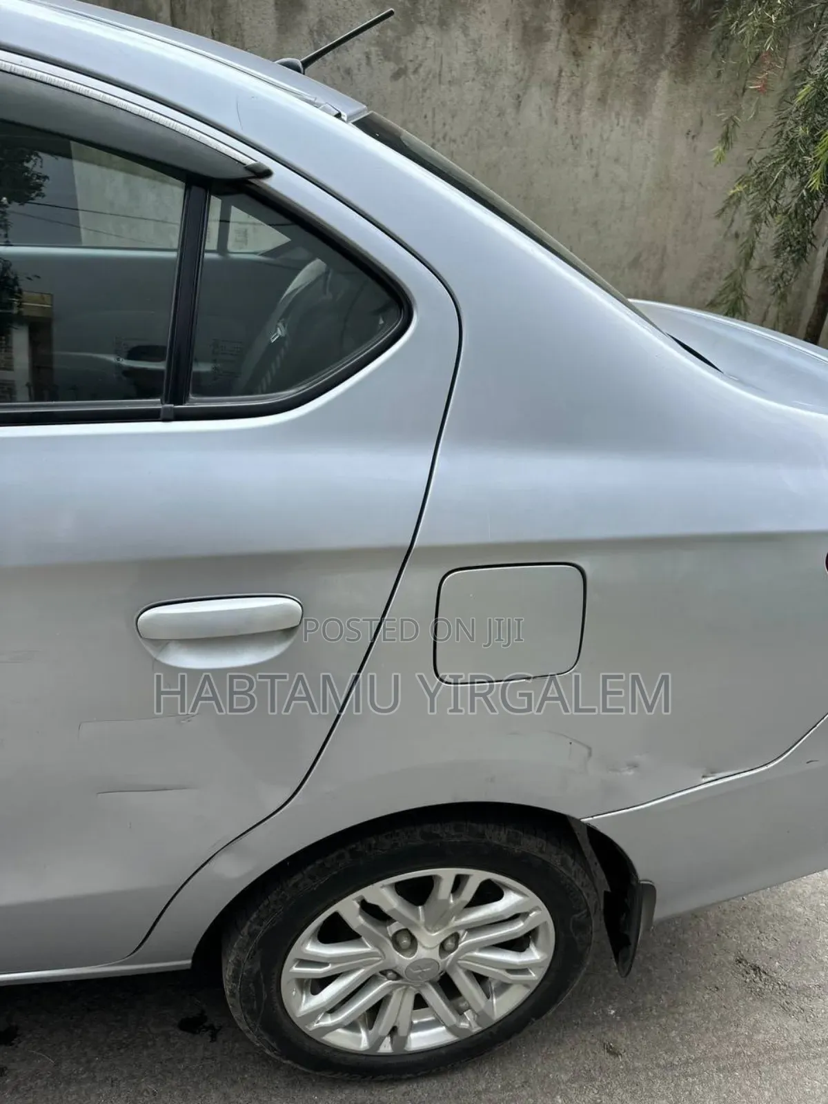 Mitsubishi Attrage 2022 Silver