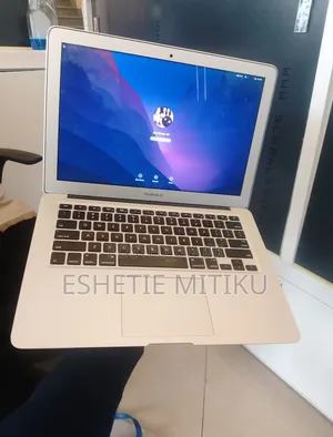 New Laptop Apple MacBook Air 8GB Intel Core I5 SSD 256GB