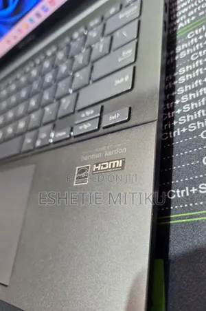 New Laptop Asus ZenBook 13 UX331UN 8GB Intel Core Ultra 5 SSD 512GB