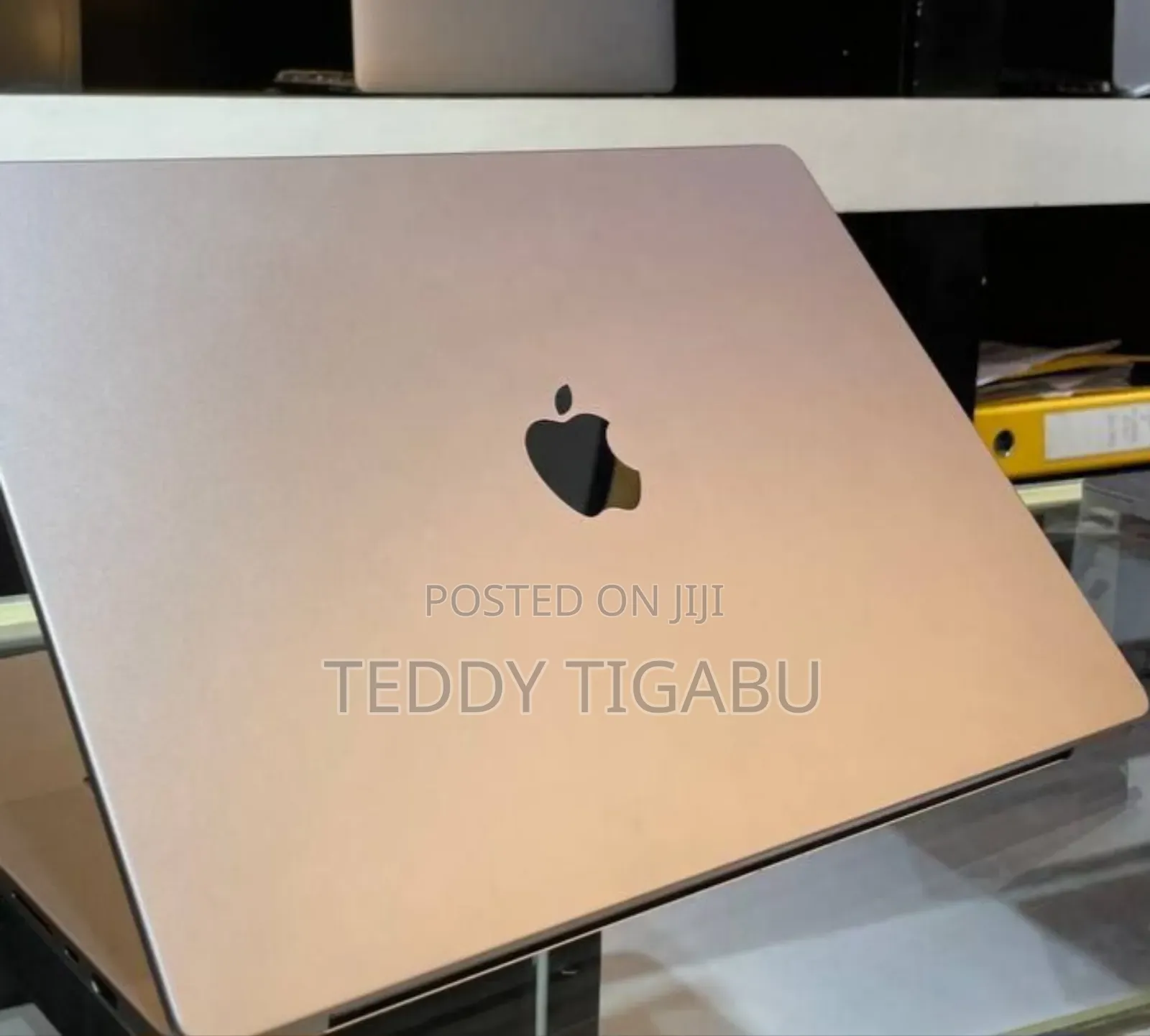 New Laptop Apple MacBook Pro 2021 M1 16GB Apple M1 SSD 32GB