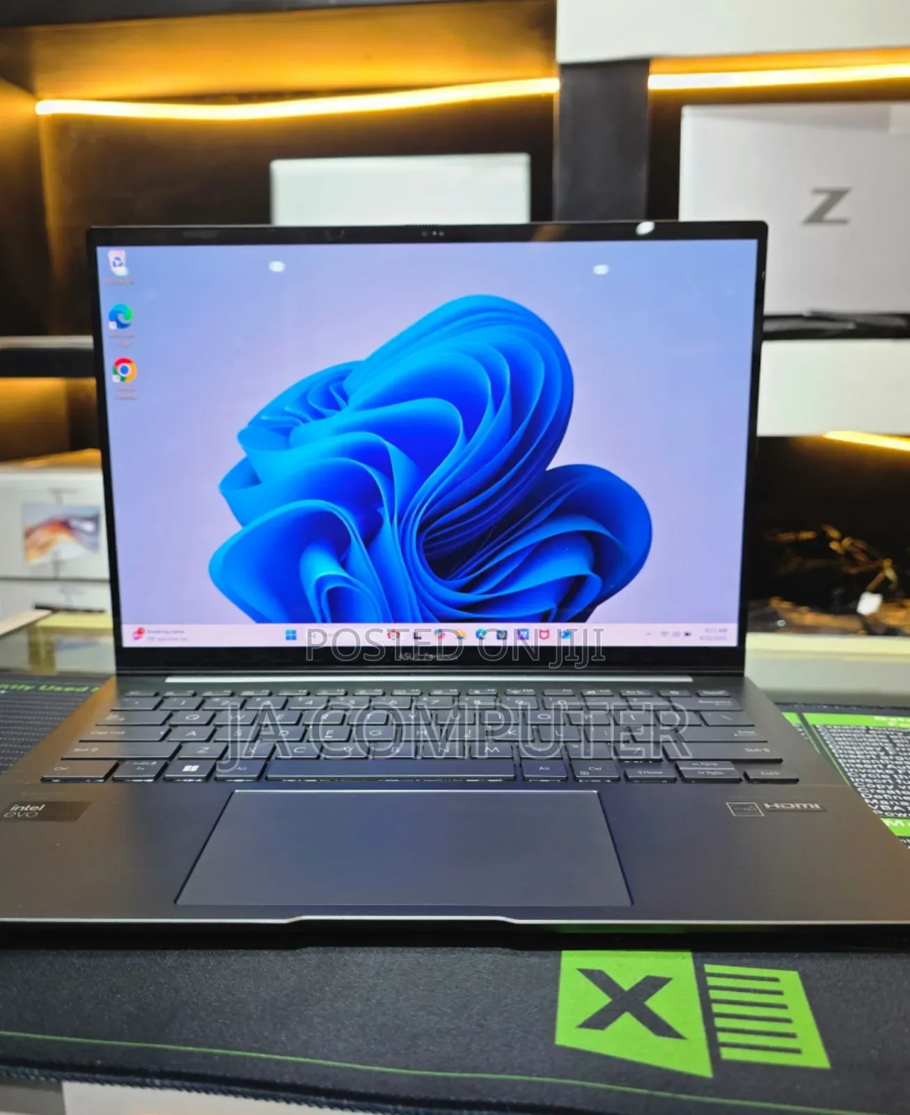 New Laptop Asus ZenBook UX330UA 8GB Intel Core Ultra 5 SSD 512GB